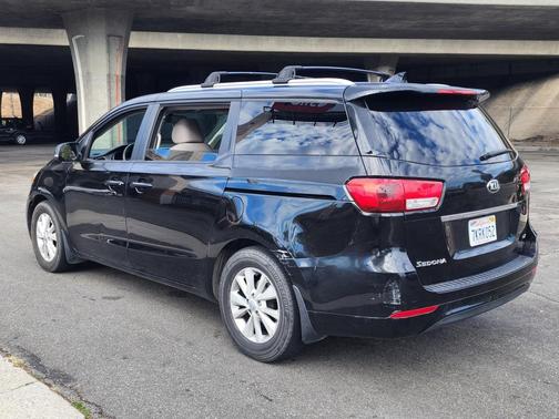2015 Kia Sedona LX