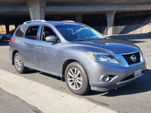 2015 Nissan Pathfinder SV