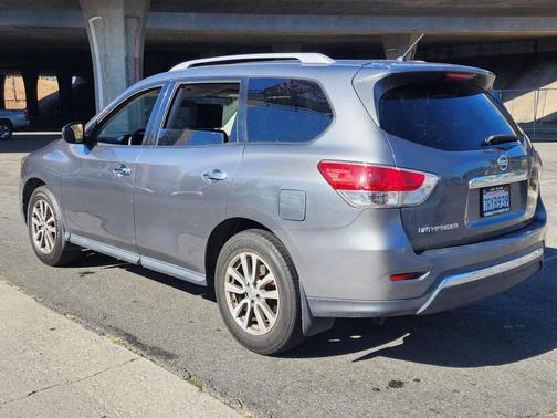 2015 Nissan Pathfinder SV