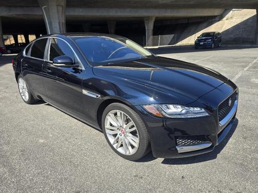 Black 2016 Jaguar XF 35t Prestige
