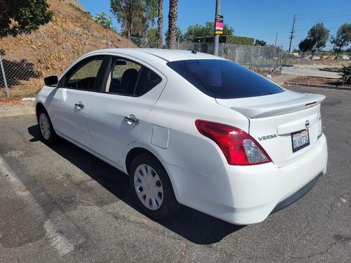2016 Nissan Versa 1.6 SV