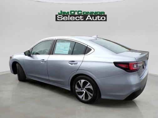 2022 Subaru Legacy Base