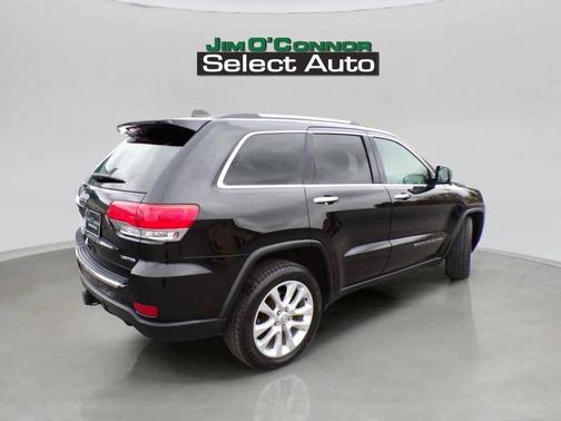 Diamond Black Crystal Pearlcoat 2017 Jeep Grand Cherokee Limited