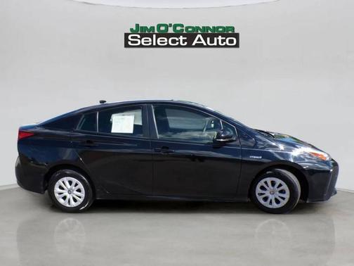 Midnight Black Metallic 2019 Toyota Prius L