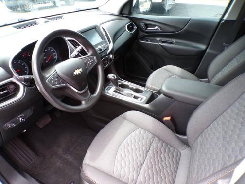 WHITE 2018 Chevrolet Equinox LT