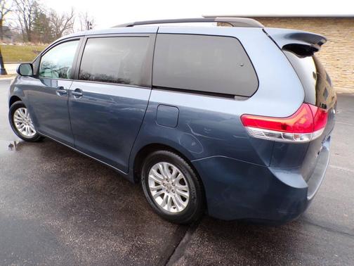 2013 Toyota Sienna XLE
