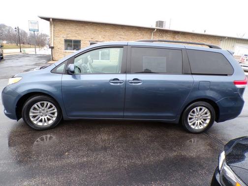 2013 Toyota Sienna XLE