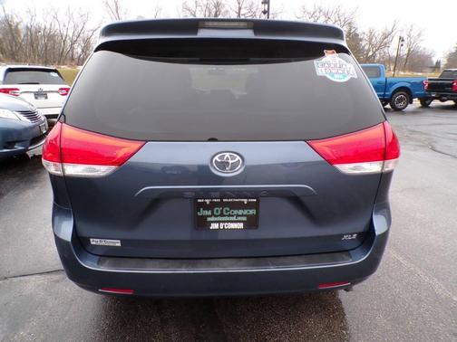 2013 Toyota Sienna XLE