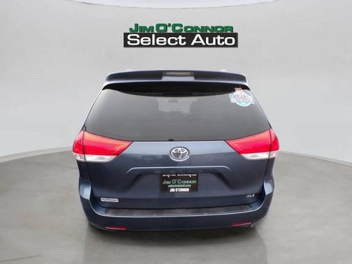 2013 Toyota Sienna XLE