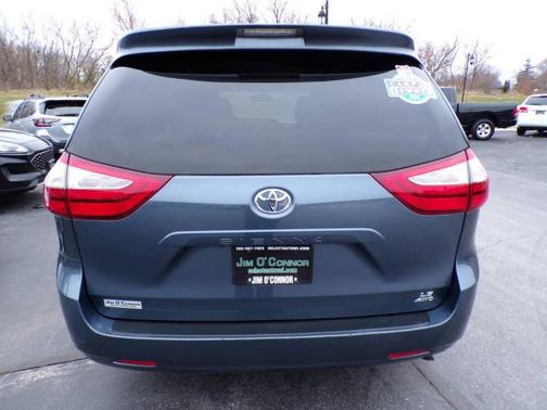 2017 Toyota Sienna LE