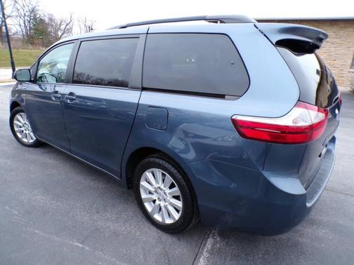 2017 Toyota Sienna LE