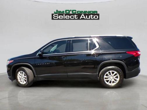Mosaic Black Metallic 2018 Chevrolet Traverse LT Cloth