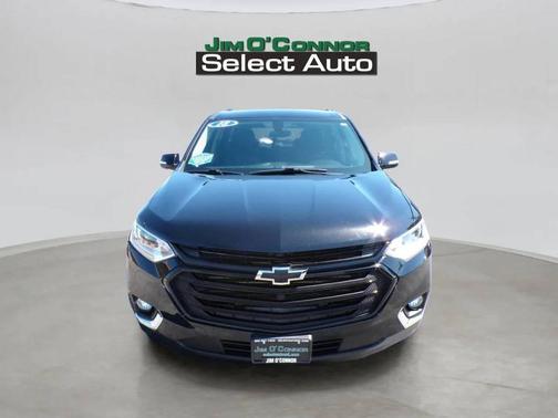 Mosaic Black Metallic 2018 Chevrolet Traverse LT Cloth