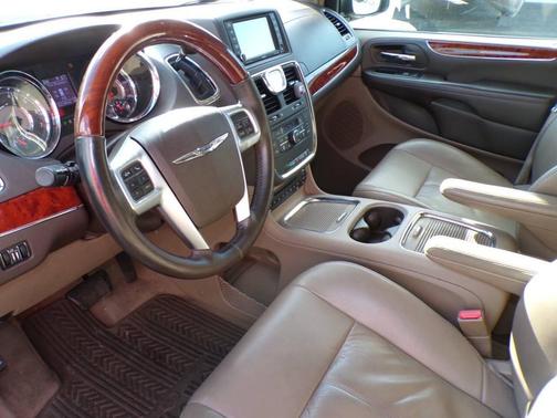 Cashmere Pearlcoat 2012 Chrysler Town & Country Limited