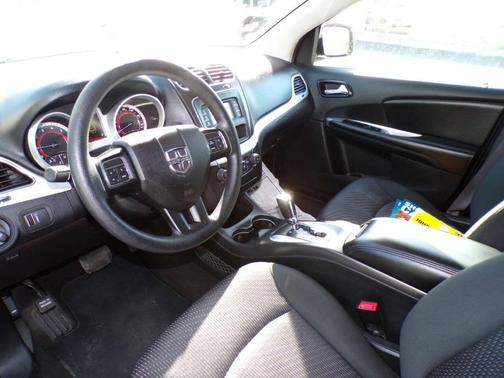 Vice White 2019 Dodge Journey SE