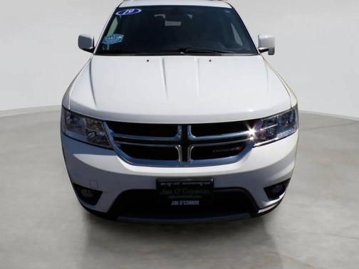 Vice White 2019 Dodge Journey SE