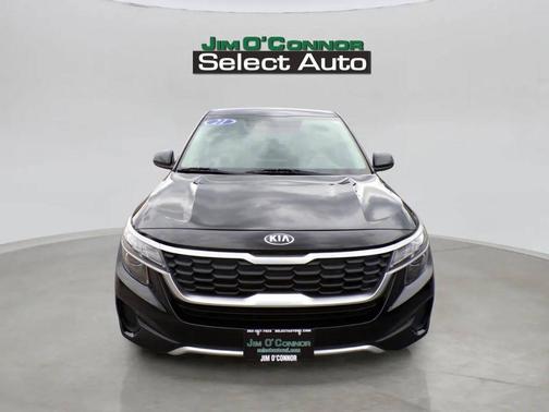 Cherry Black 2021 Kia Seltos LX