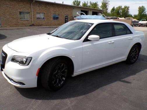 2018 Chrysler 300 S