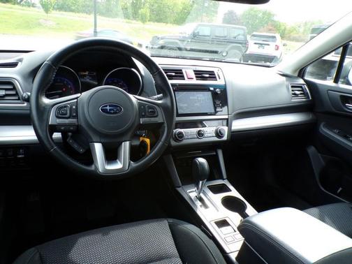Ice Silver Metallic 2015 Subaru Outback 2.5i Premium