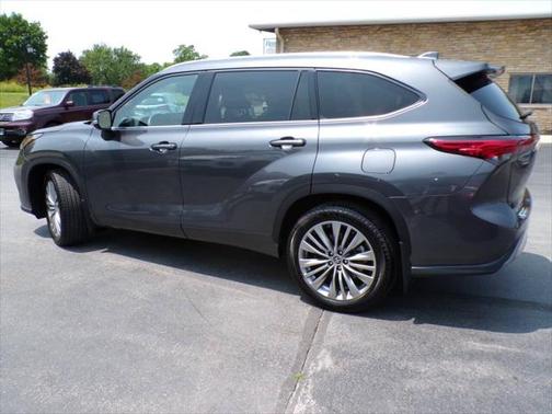 2022 Toyota Highlander Platinum