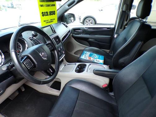 MAROON 2019 Dodge Grand Caravan SXT