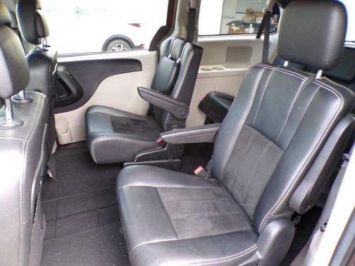 MAROON 2019 Dodge Grand Caravan SXT
