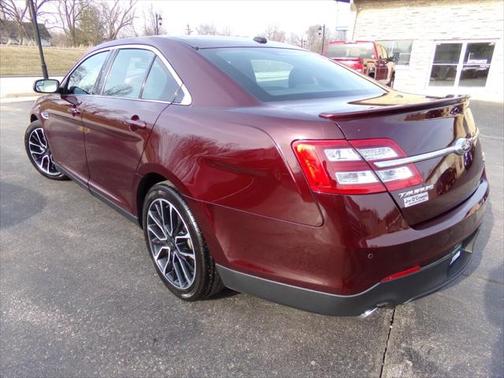 Burgundy Velvet Metallic Tinted Clearcoat 2018 Ford Taurus SEL