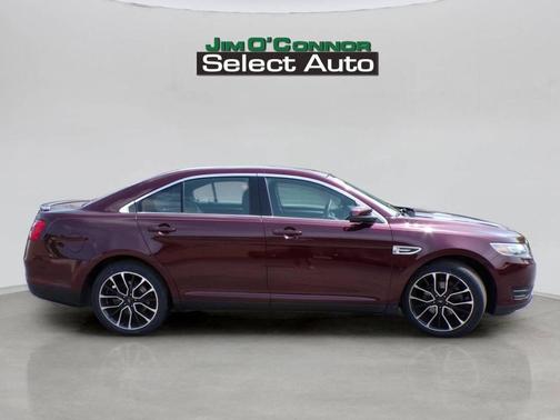 Burgundy Velvet Metallic Tinted Clearcoat 2018 Ford Taurus SEL