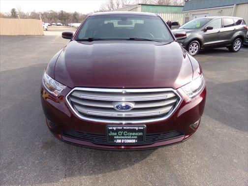 Burgundy Velvet Metallic Tinted Clearcoat 2018 Ford Taurus SEL