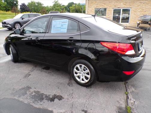 2012 Hyundai Accent SE