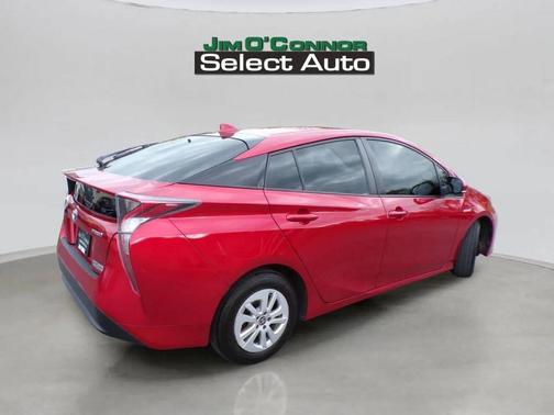 Hypersonic Red 2016 Toyota Prius Two