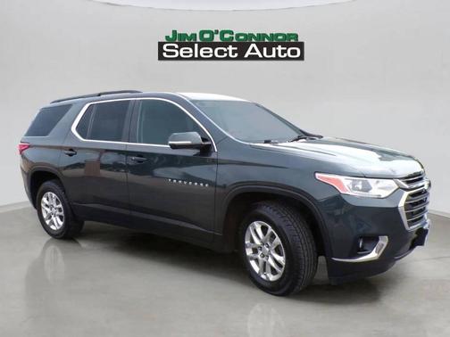 Graphite Metallic 2020 Chevrolet Traverse LT Cloth