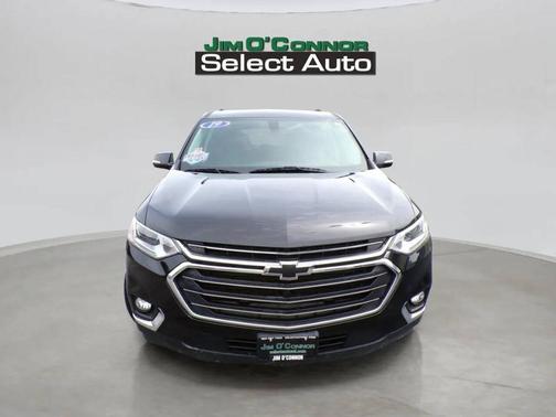 Mosaic Black Metallic 2019 Chevrolet Traverse LT Cloth