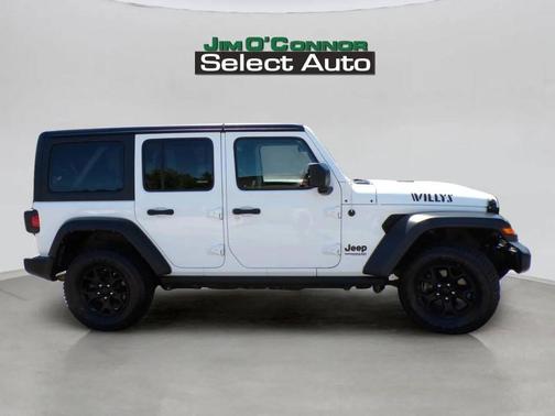 Bright White Clearcoat 2022 Jeep Wrangler Willys