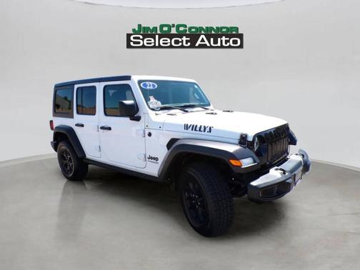 Bright White Clearcoat 2022 Jeep Wrangler Willys