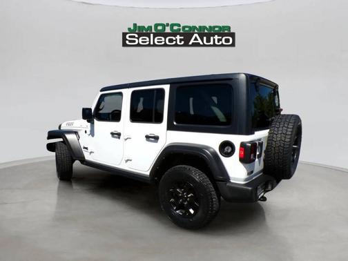 Bright White Clearcoat 2022 Jeep Wrangler Willys
