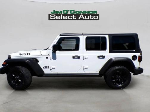 Bright White Clearcoat 2022 Jeep Wrangler Willys