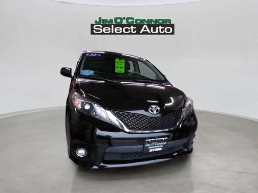 Black 2012 Toyota Sienna SE
