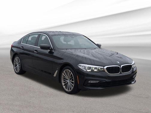 Black Sapphire Metallic 2018 BMW 530e xDrive iPerformance