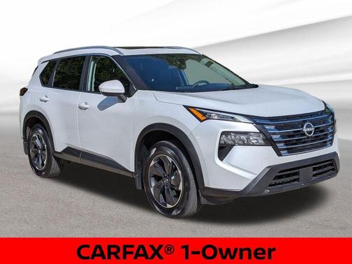 White Pearl 2025 Nissan Rogue SV