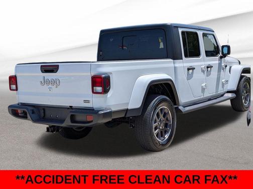 Bright White Clearcoat 2022 Jeep Gladiator Overland