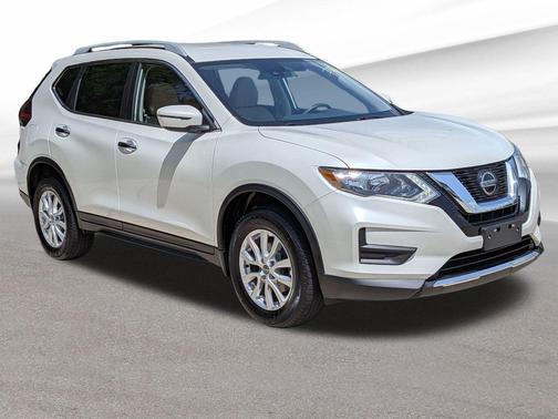 Pearl White Tricoat 2020 Nissan Rogue SV