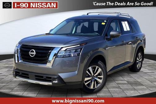 2022 Nissan Pathfinder SL