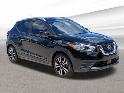 Super Black 2020 Nissan Kicks SV