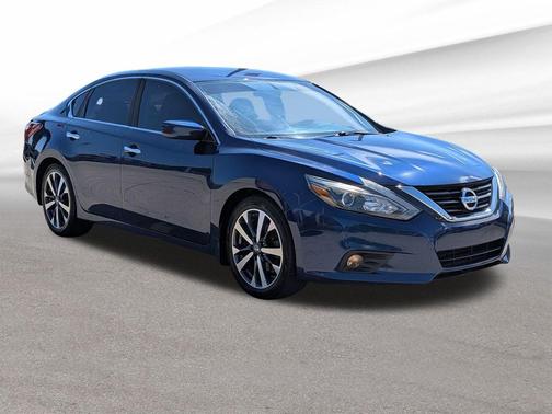 Deep Blue Pearl 2017 Nissan Altima 2.5 SR