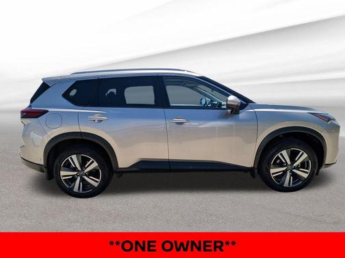 Champagne Silver Metallic 2024 Nissan Rogue SL