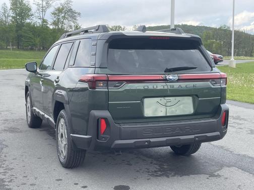 Deep Emerald Green Pearl 2026 Subaru Outback Premium