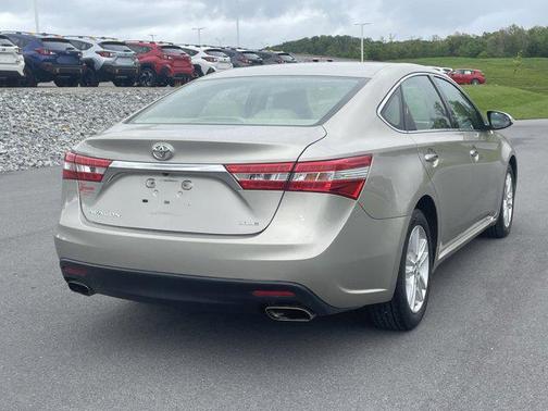 Champagne Mica 2013 Toyota Avalon XLE Premium
