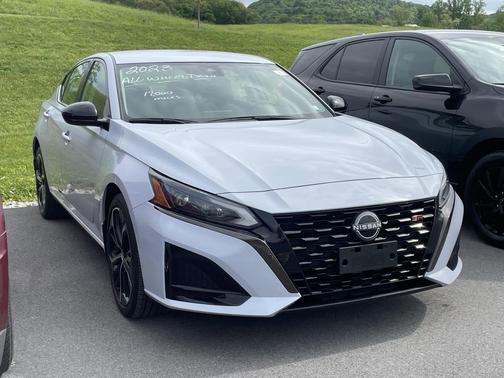 Gray Sky Pearl 2023 Nissan Altima SR Intelligent AWD