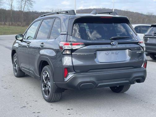 Magnetite Gray Metallic 2026 Subaru Forester Hybrid Premium